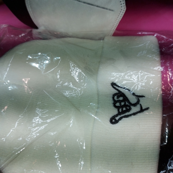 Hats outerwear - Picture 13 of 15